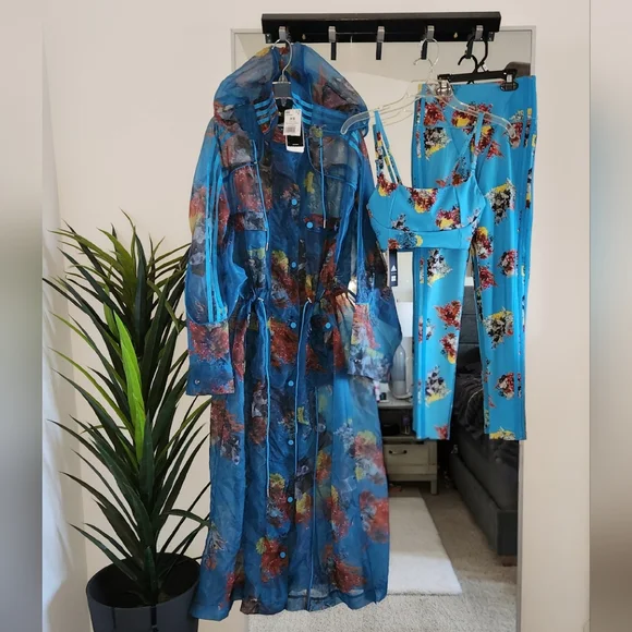 NWT Adidas x Ivy Park Cover Up, Tights, & Bra | Crystal AOP/Shock Cyan, XS - Picture 1 of 8